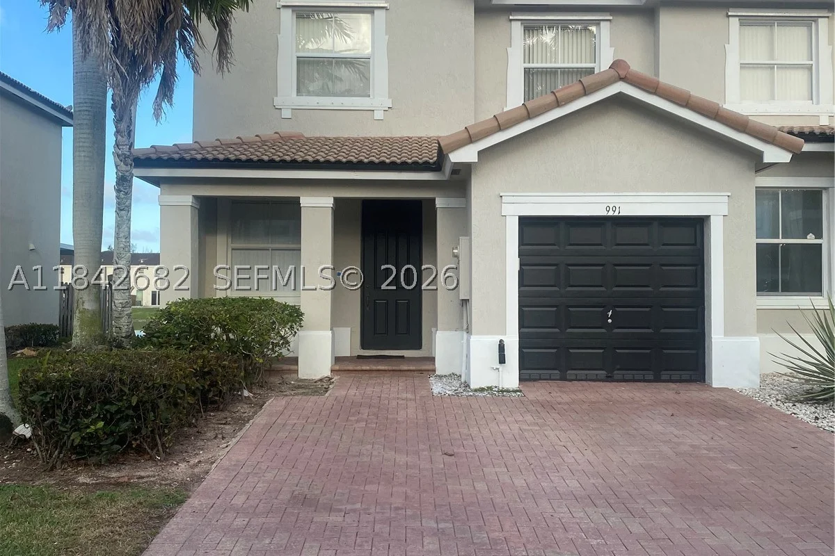 991 NE 42nd Ave, Homestead: photo 1 of 37