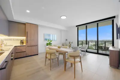 580 72nd St #1009, Miami Beach: photo 1 of 22