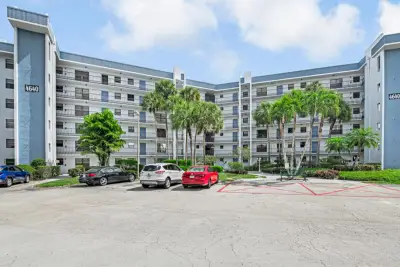 4640 Lucerne Lakes Blvd #206, Lake Worth: photo 1 of 42