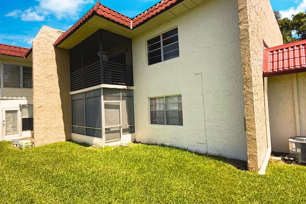 218 Lake Frances Dr, West Palm Beach: photo 1 of 4