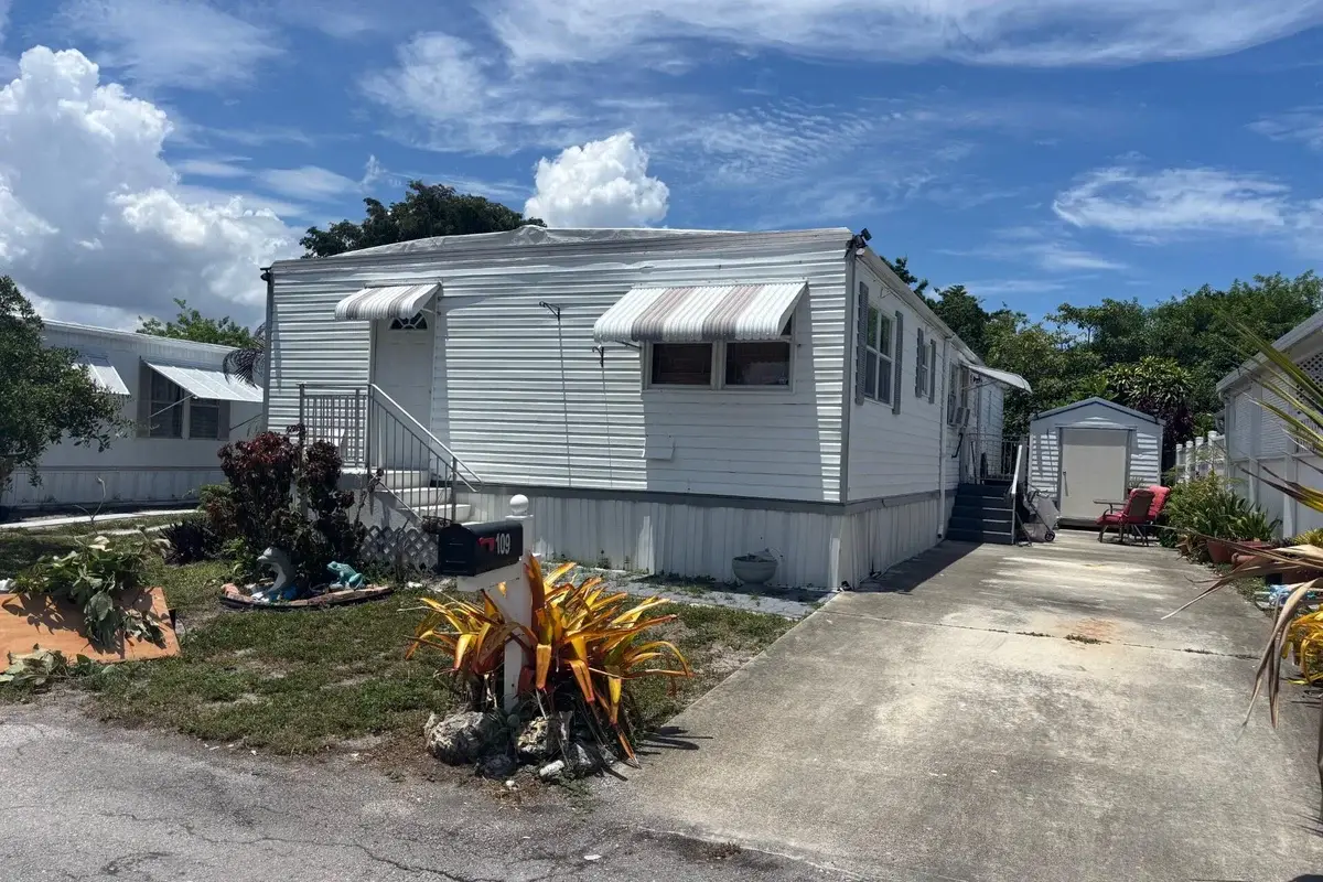 109 NW 50th St, Deerfield Beach: photo 1 of 37