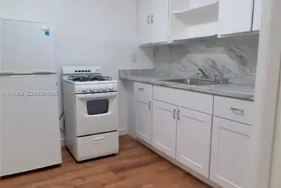 1611 Pennsylvania #12A, Miami Beach: photo 1 of 4