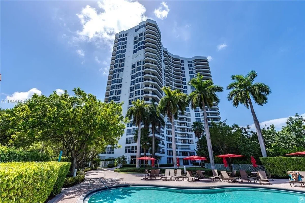 3400 NE 192nd St #1205, Aventura: photo 1 of 39