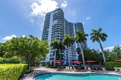 3400 NE 192nd St #1205, Aventura: photo 1 of 39
