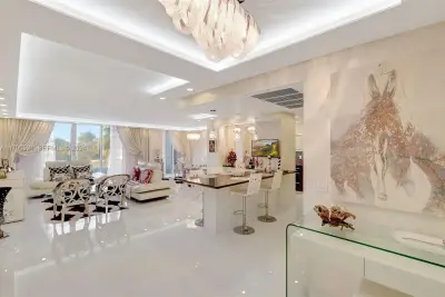 9801 W Collins Ave #5O/complete renovated, Bal Harbour: photo 1 of 25