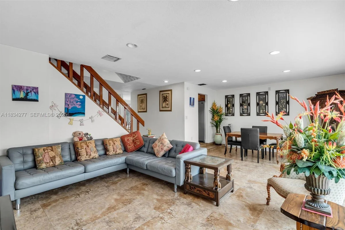 8256 NW 9th Ct #2, Plantation: photo 1 of 46