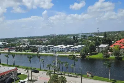 2025 NE 164th St #914, North Miami Beach: photo 1 of 9