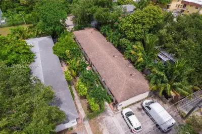 5520 NE 1st Ct, Miami: photo 1 of 35