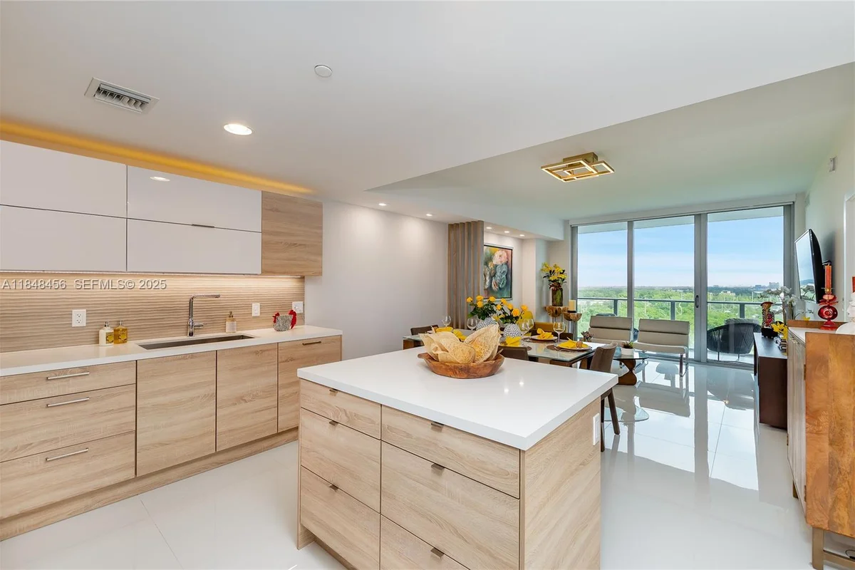 16385 Biscayne Blvd #1503, North Miami Beach: photo 1 of 64