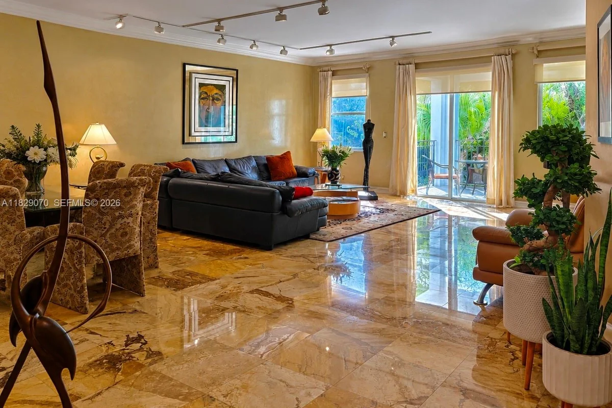3700 Island Blvd #C203, Aventura: photo 1 of 20