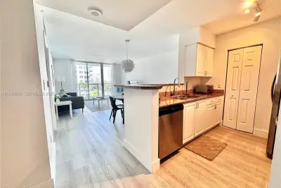 1155 Brickell Bay Dr #906, Miami: photo 1 of 13