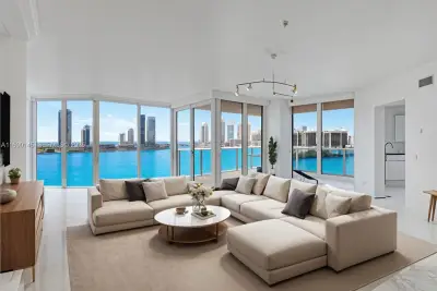 3370 Hidden Bay Dr #1208, Aventura: photo 1 of 73