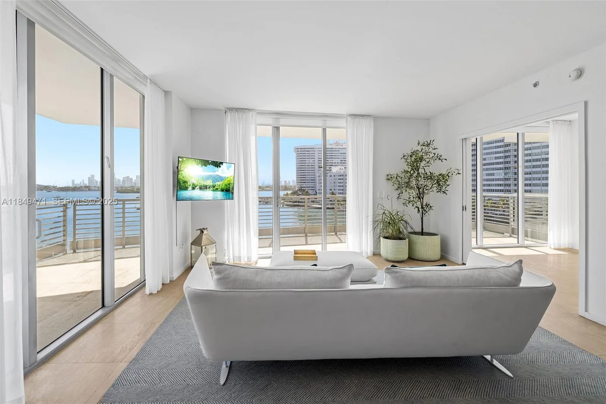 1445 16th St #602, Miami Beach: photo 1 of 58