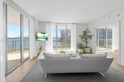 1445 16th St #602, Miami Beach: photo 1 of 58