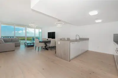 400 Sunny Isles Blvd #1819 ONE LEVEL, Sunny Isles Beach: photo 1 of 65
