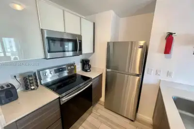 481 NE 29th St #705, Miami: photo 1 of 14