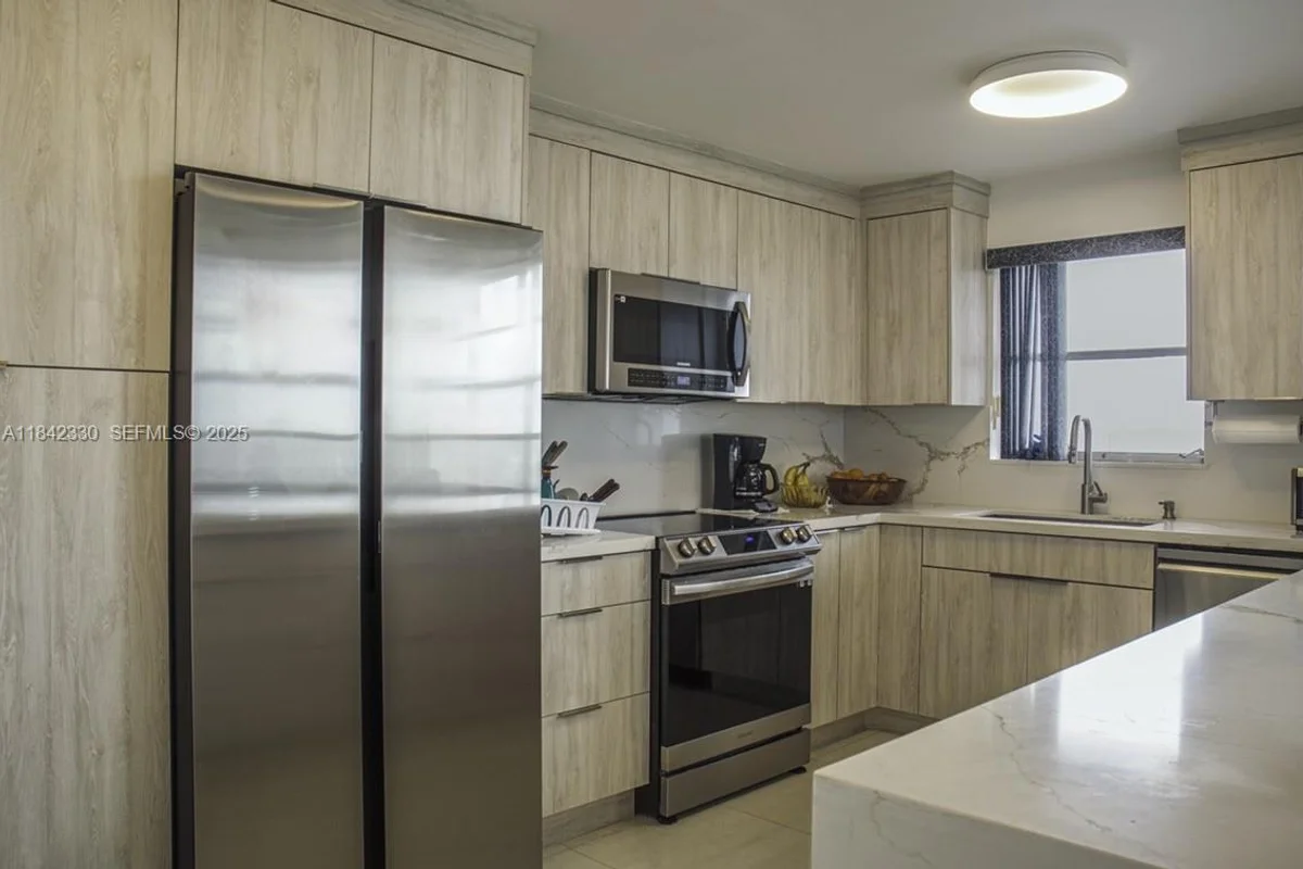 2780 NE 183rd St #1001, Aventura: photo 1 of 16