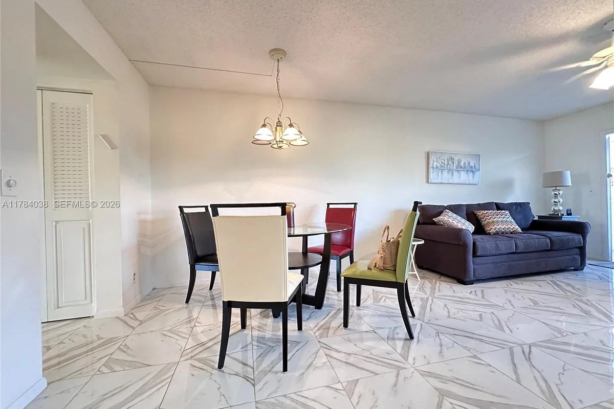 569 N Fanshaw N, Boca Raton: photo 1 of 15