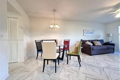569 N Fanshaw N, Boca Raton: photo 1 of 15
