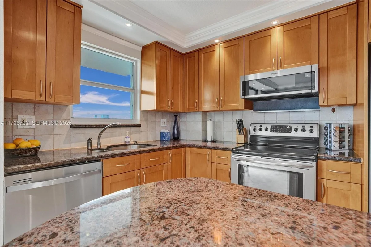 137 Golden Isles Dr #1105, Hallandale Beach: photo 1 of 62