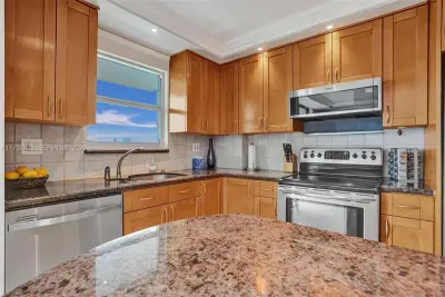 137 Golden Isles Dr #1105, Hallandale Beach: photo 1 of 62