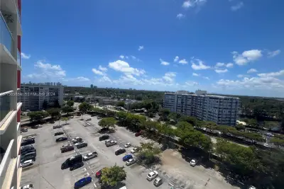1351 NE Miami Gardens Dr #1121E, Miami: photo 1 of 15