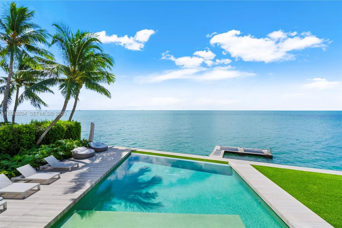 440 S Mashta Dr, Key Biscayne: photo 1 of 100