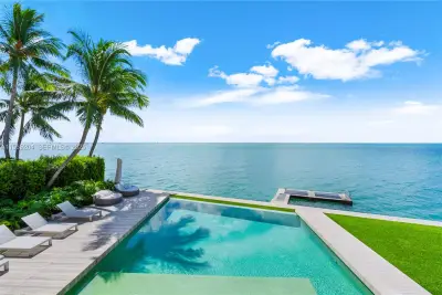 440 S Mashta Dr, Key Biscayne: photo 1 of 100