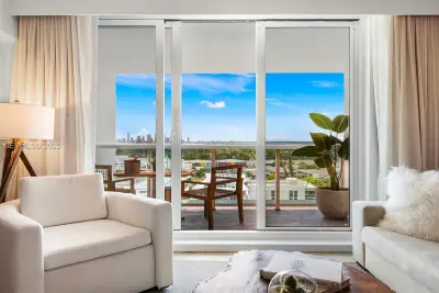 Condo in Miami Beach: photo 1 of 38