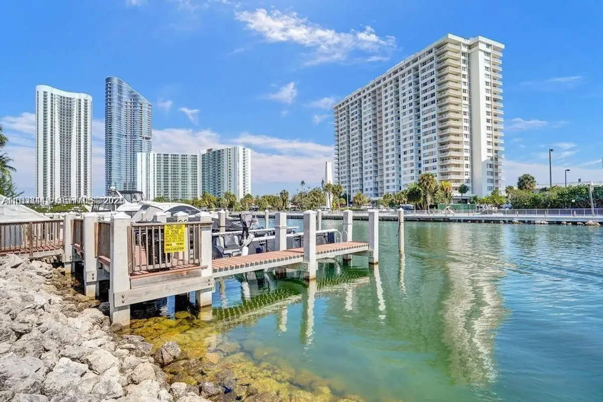 400 Kings Point Dr #320, Sunny Isles Beach: photo 1 of 41