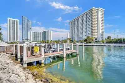 400 Kings Point Dr #320, Sunny Isles Beach: photo 1 of 41