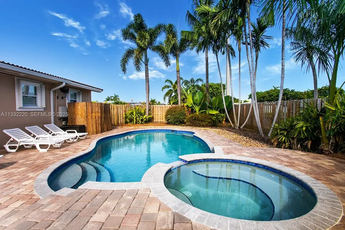 333 SE 3rd Ave, Dania Beach: photo 1 of 35