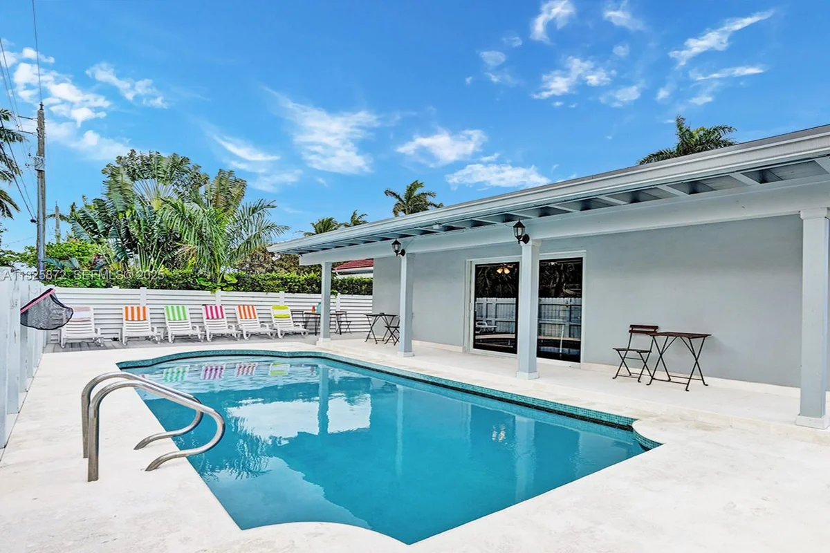 1018 Adams St, Hollywood: photo 1 of 47