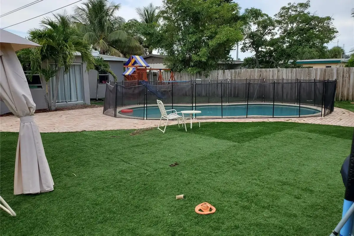 811 S Broadway, Lantana: photo 1 of 45