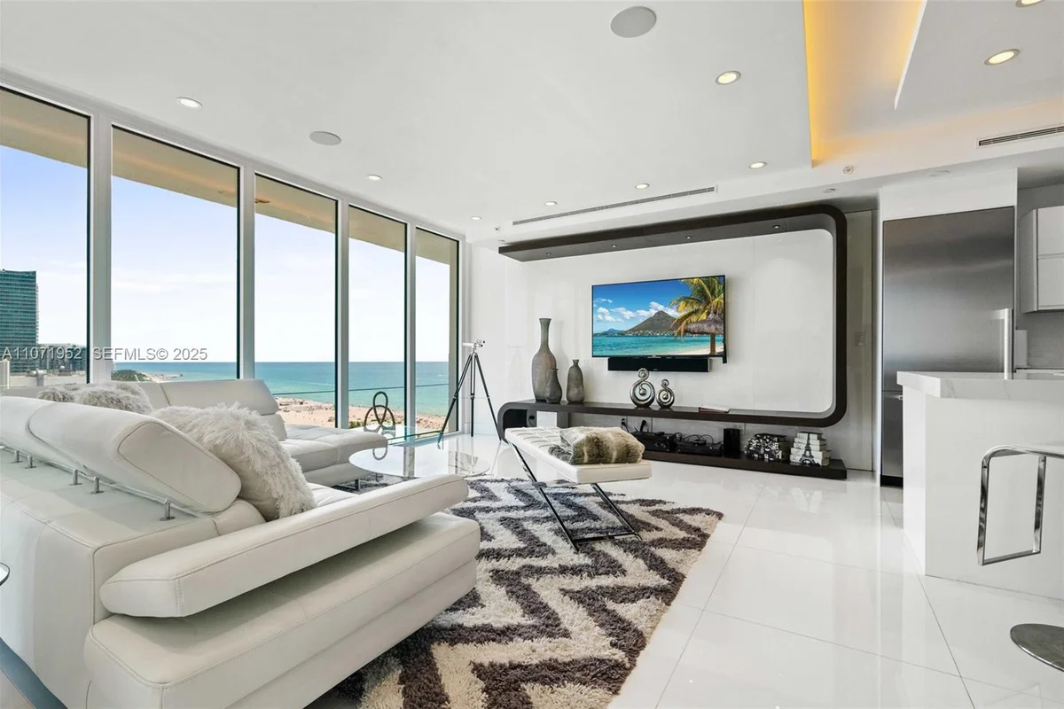 100 Lincoln Rd #PH6, Miami Beach: photo 1 of 26
