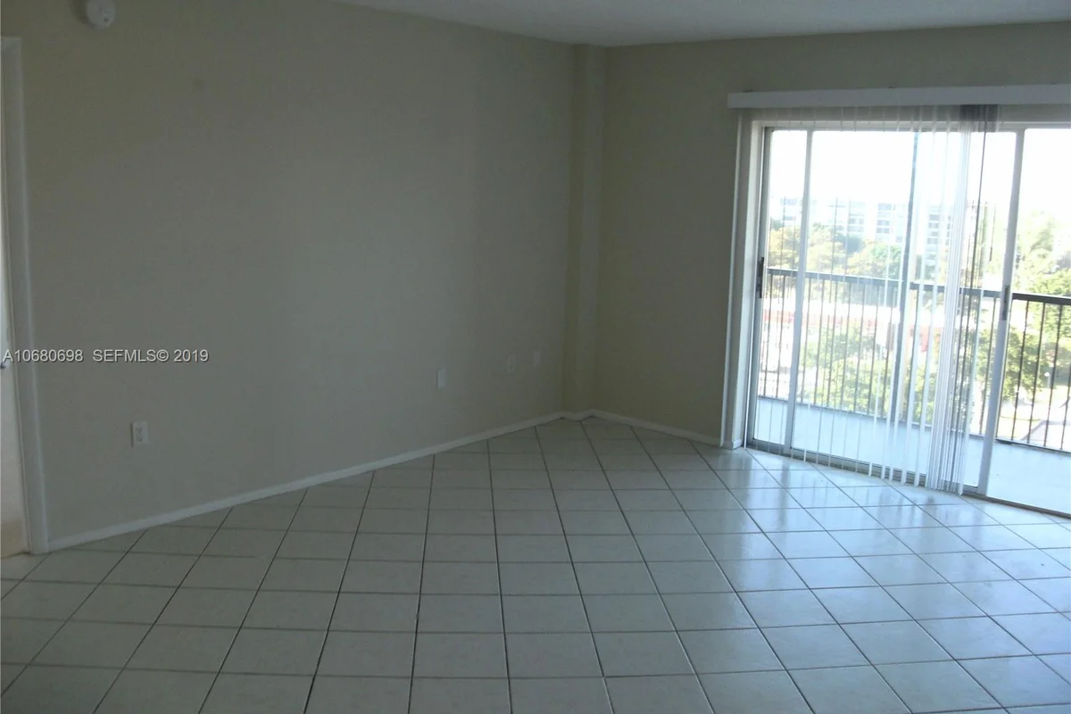 4174 Inverrary Dr #911, Lauderhill: photo 1 of 15