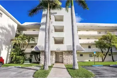 7410 SW 82nd St #K211, Miami: photo 1 of 7
