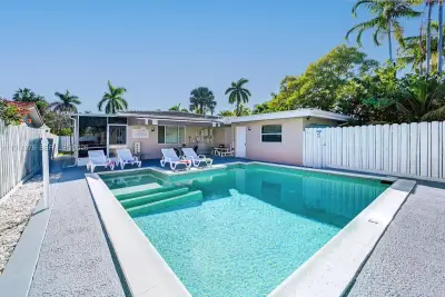 825 Harrison St, Hollywood: photo 1 of 37