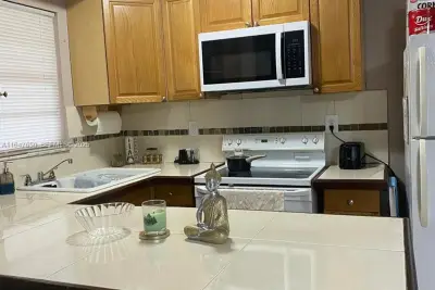 4050 NW 135th St #20-1, Opa-locka: photo 1 of 22
