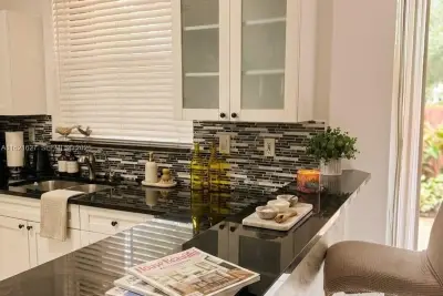 4866 NW 108th Passage, Doral: photo 1 of 15