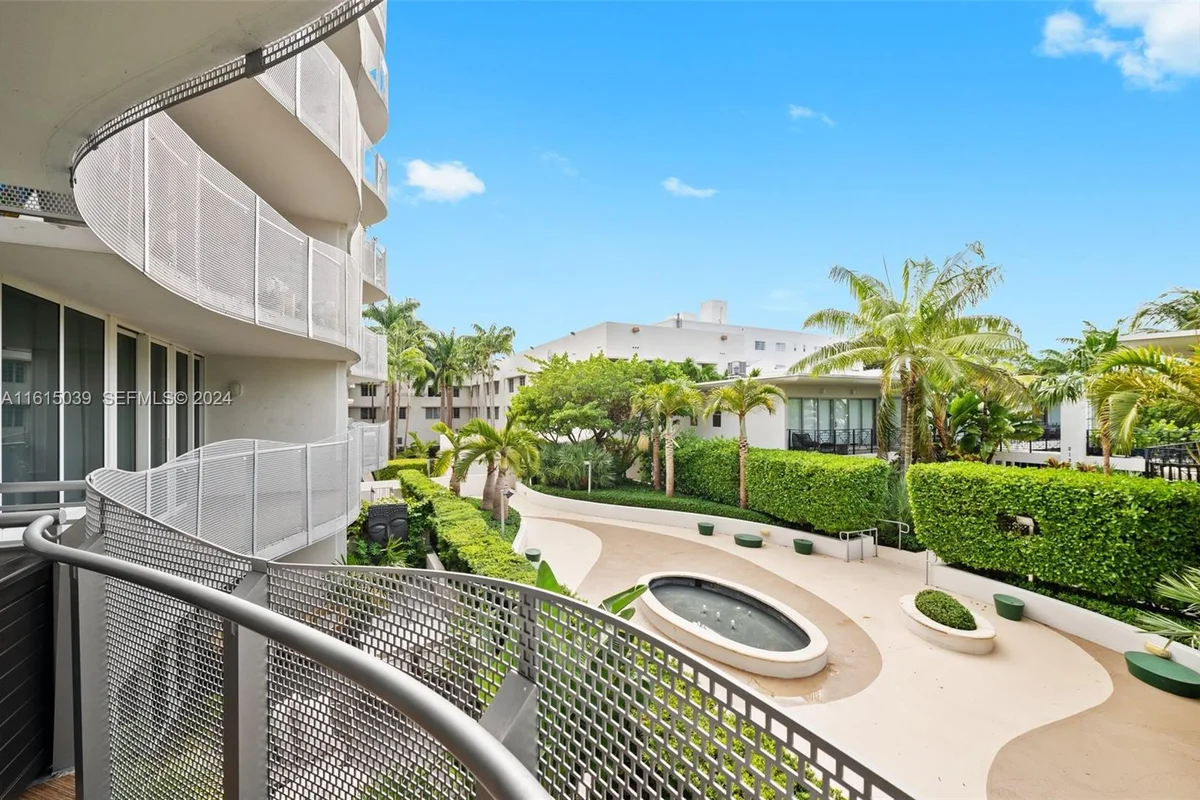 2155 Washington Ct #206, Miami Beach: photo 1 of 33