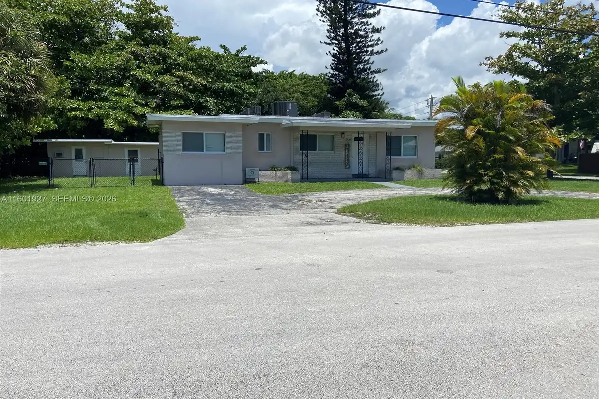 1739 SW 28th Ter, Fort Lauderdale: photo 1 of 21