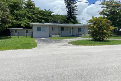 1739 SW 28th Ter, Fort Lauderdale: photo 1 of 21