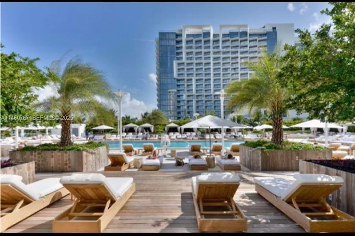 2301 Collins Ave #1121, Miami Beach: photo 1 of 17