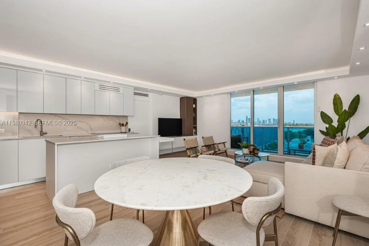 2301 Collins Ave #837, Miami Beach: photo 1 of 37