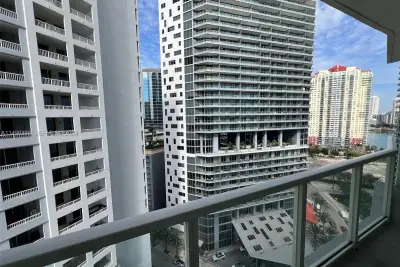 218 SE 14th St #1806, Miami: photo 1 of 12