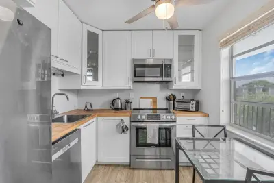 3000 NW 48th Ter #423, Lauderdale Lakes: photo 1 of 24