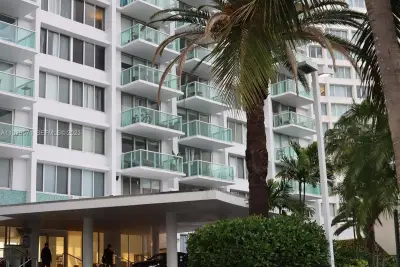 1000 West Ave #1032, Miami Beach: photo 1 of 4