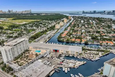 13499 Biscayne Blvd #1513, North Miami: photo 1 of 24