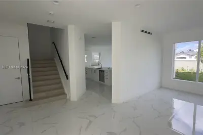 3523 Forest View Cir, Dania Beach: photo 1 of 86